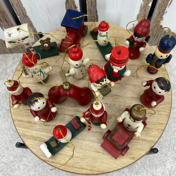 Vintage 80’s miniature wooden Christmas tree ornaments/total of 16 2” - Picture 2 of 7